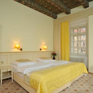 Deluxe Zimmer mit Kingsize-Bett